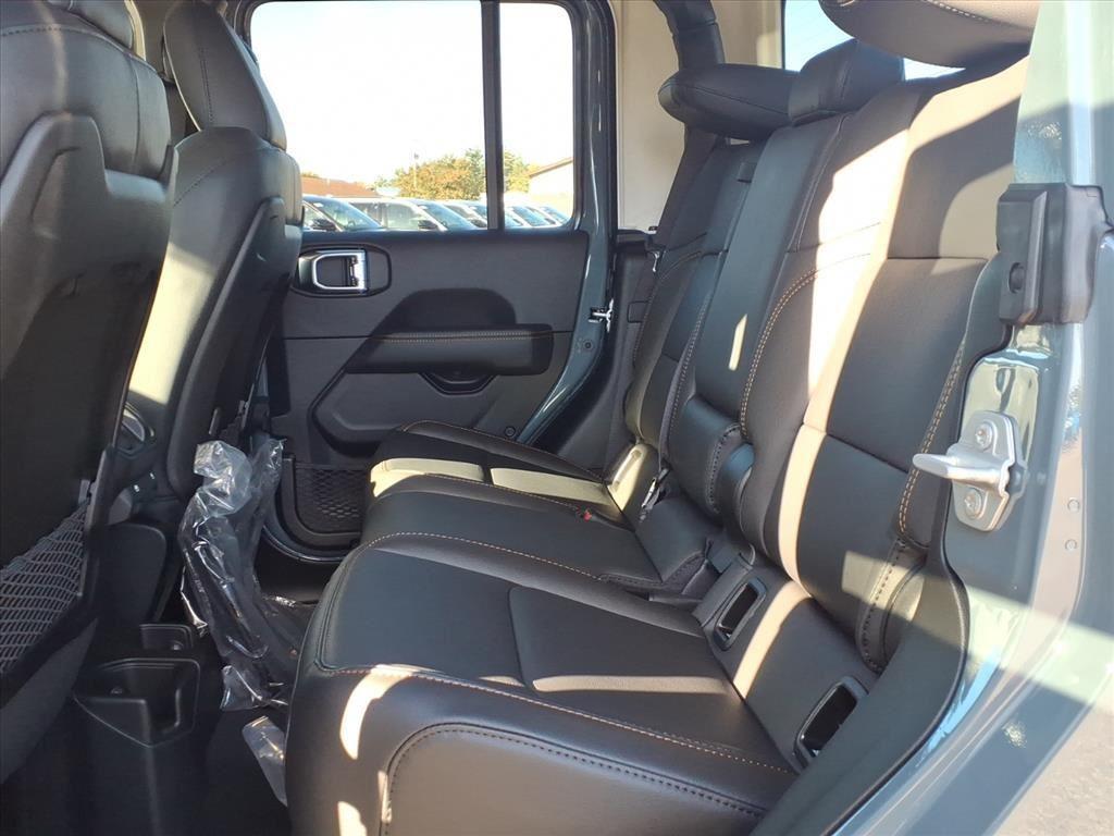 new 2025 Jeep Gladiator car, priced at $45,101