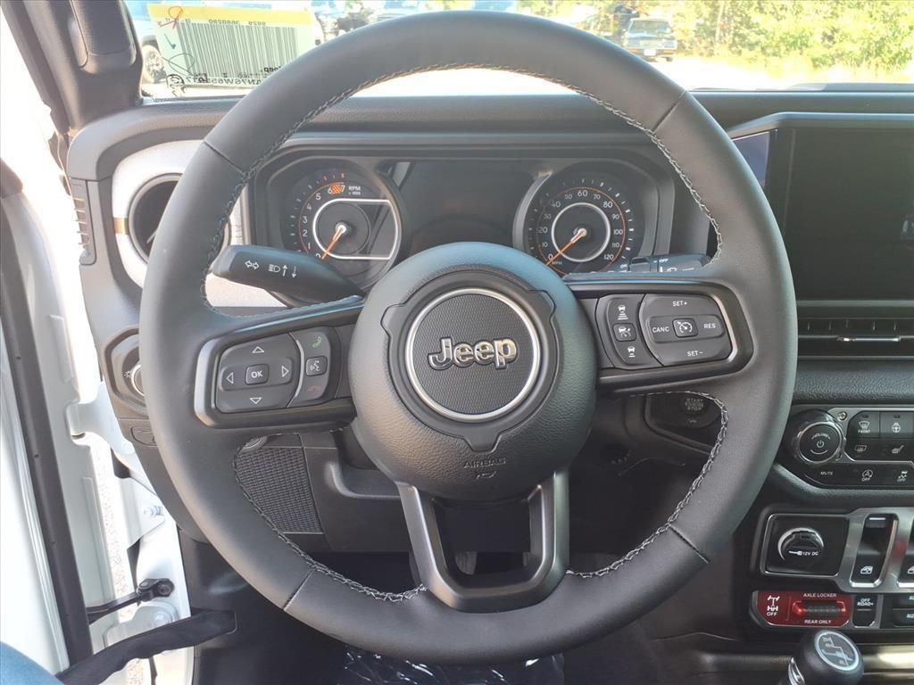 new 2025 Jeep Wrangler car, priced at $44,023