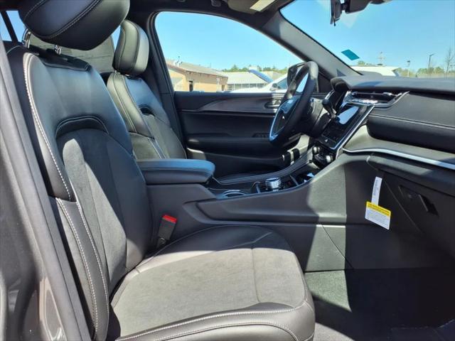 new 2025 Jeep Grand Cherokee car, priced at $44,705