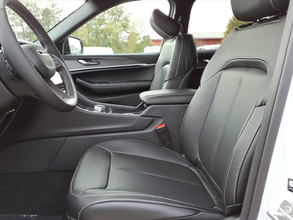 new 2025 Jeep Grand Cherokee car, priced at $46,343