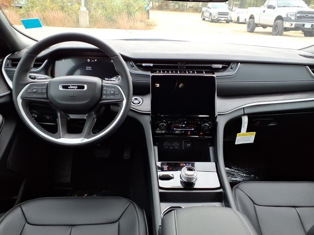new 2025 Jeep Grand Cherokee car, priced at $46,343