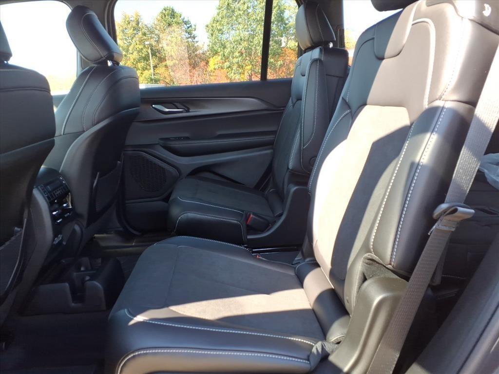 new 2025 Jeep Grand Cherokee L car, priced at $44,631