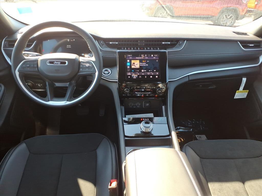 new 2025 Jeep Grand Cherokee L car, priced at $44,631