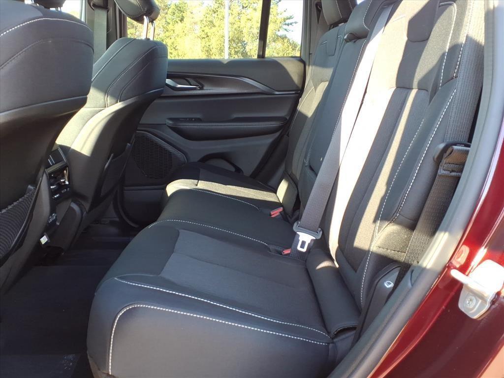 new 2025 Jeep Grand Cherokee car, priced at $39,889