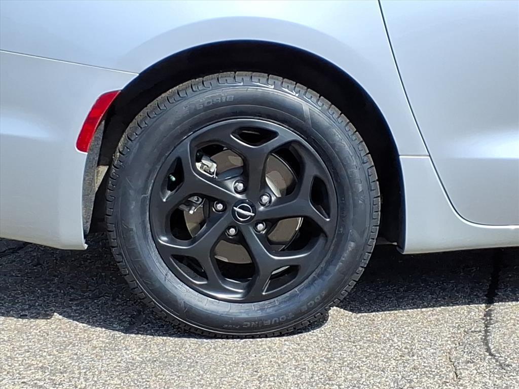 used 2023 Chrysler Pacifica Hybrid car, priced at $36,999