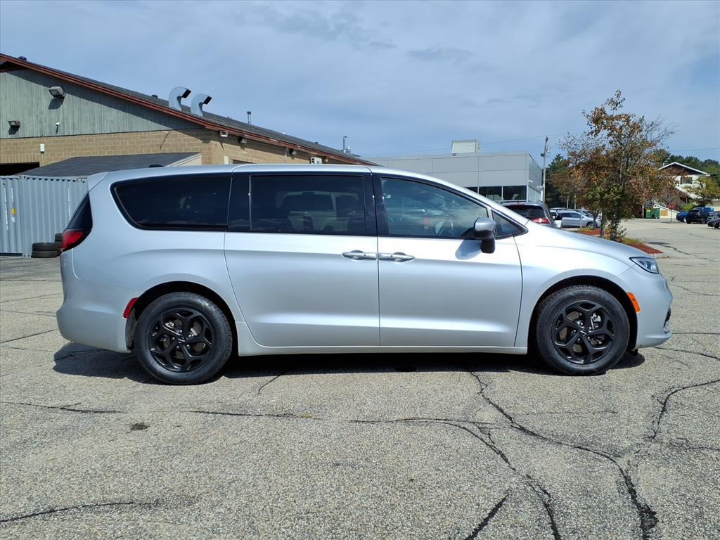 used 2023 Chrysler Pacifica Hybrid car, priced at $36,999