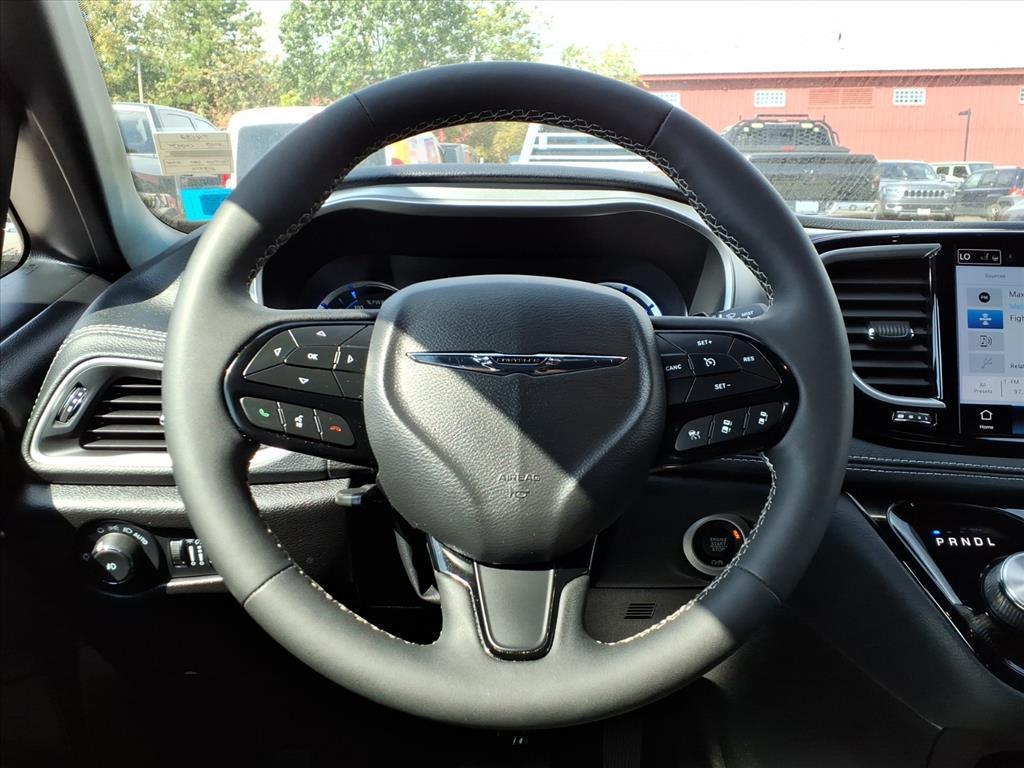 used 2023 Chrysler Pacifica Hybrid car, priced at $36,999