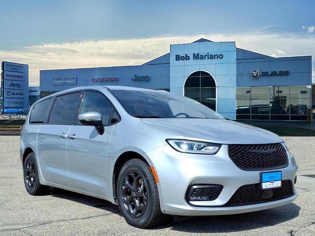 used 2023 Chrysler Pacifica Hybrid car, priced at $36,999