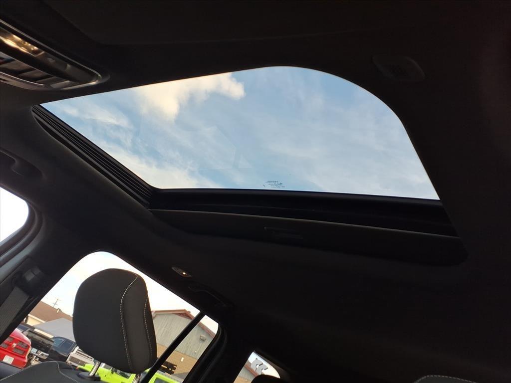 new 2025 Jeep Grand Cherokee car, priced at $39,889