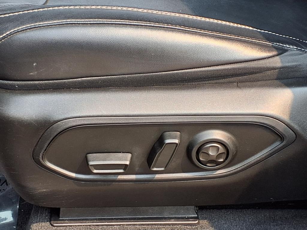 used 2022 Jeep Grand Cherokee L car, priced at $32,999