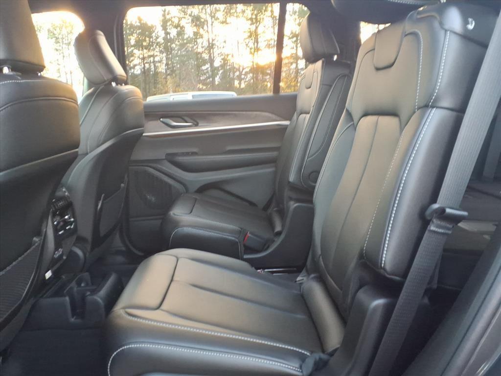 new 2025 Jeep Grand Cherokee L car, priced at $47,176