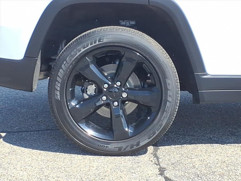 used 2024 Jeep Grand Cherokee car, priced at $38,999