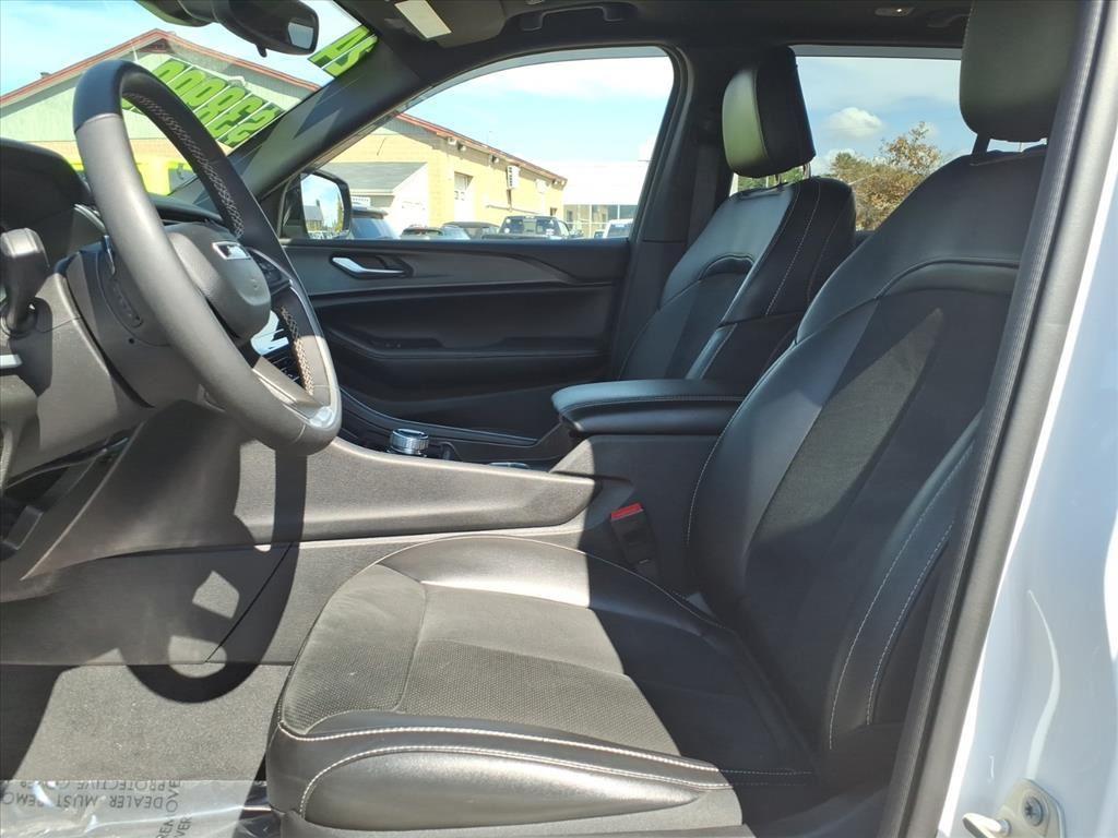 used 2024 Jeep Grand Cherokee car, priced at $38,999