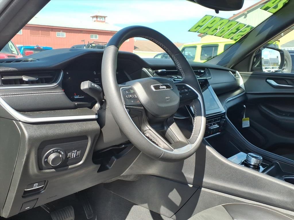 used 2024 Jeep Grand Cherokee car, priced at $38,999