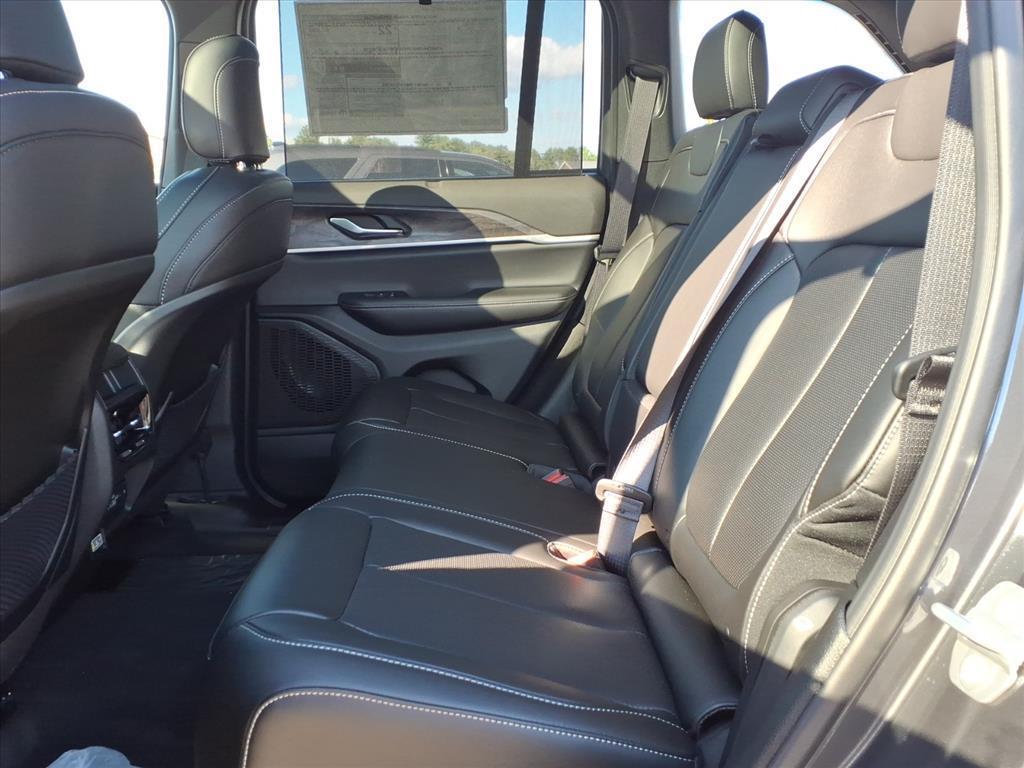new 2025 Jeep Grand Cherokee car, priced at $51,842