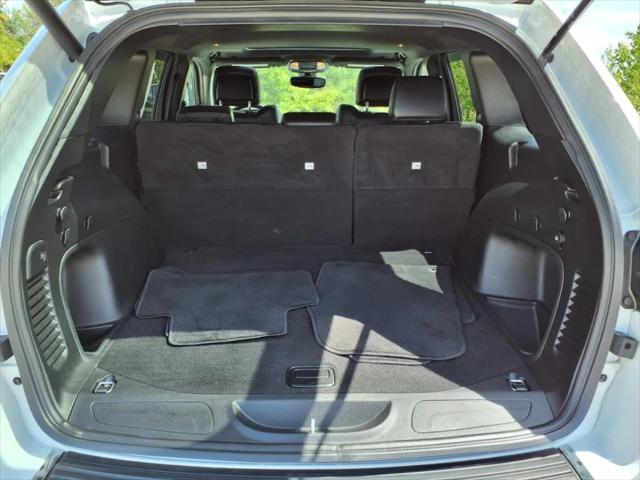 used 2022 Jeep Grand Cherokee car, priced at $33,999
