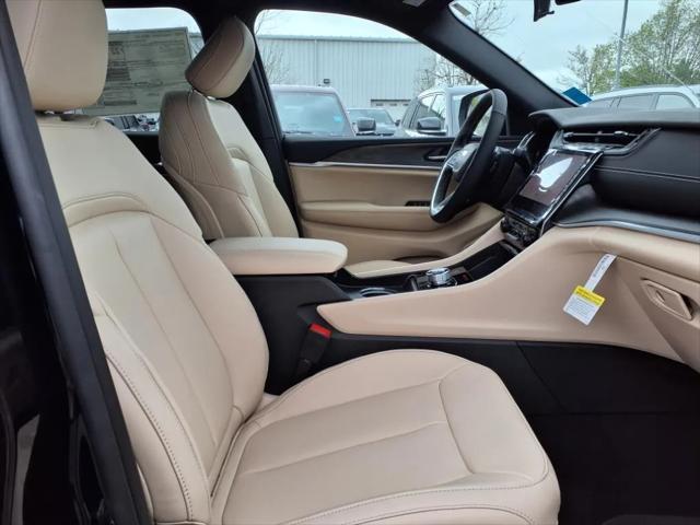 new 2025 Jeep Grand Cherokee car, priced at $48,401