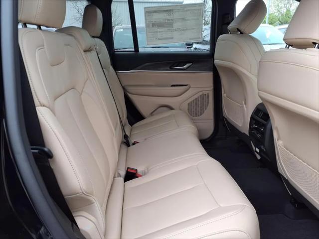 new 2025 Jeep Grand Cherokee car, priced at $48,401