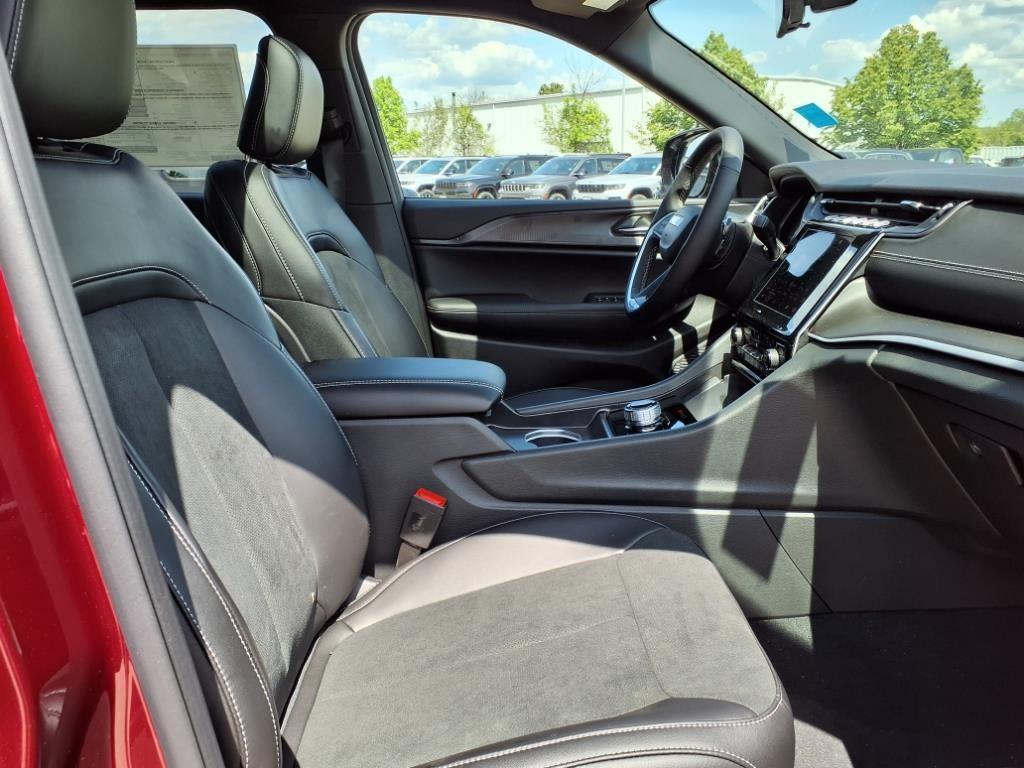 new 2025 Jeep Grand Cherokee L car, priced at $43,071