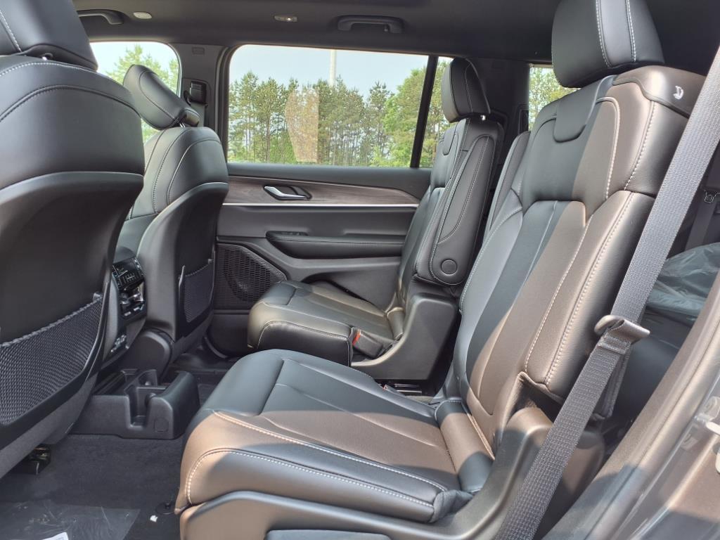 new 2025 Jeep Grand Cherokee L car, priced at $45,042