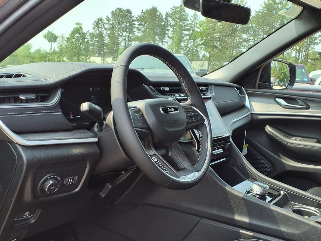 new 2025 Jeep Grand Cherokee L car, priced at $45,042
