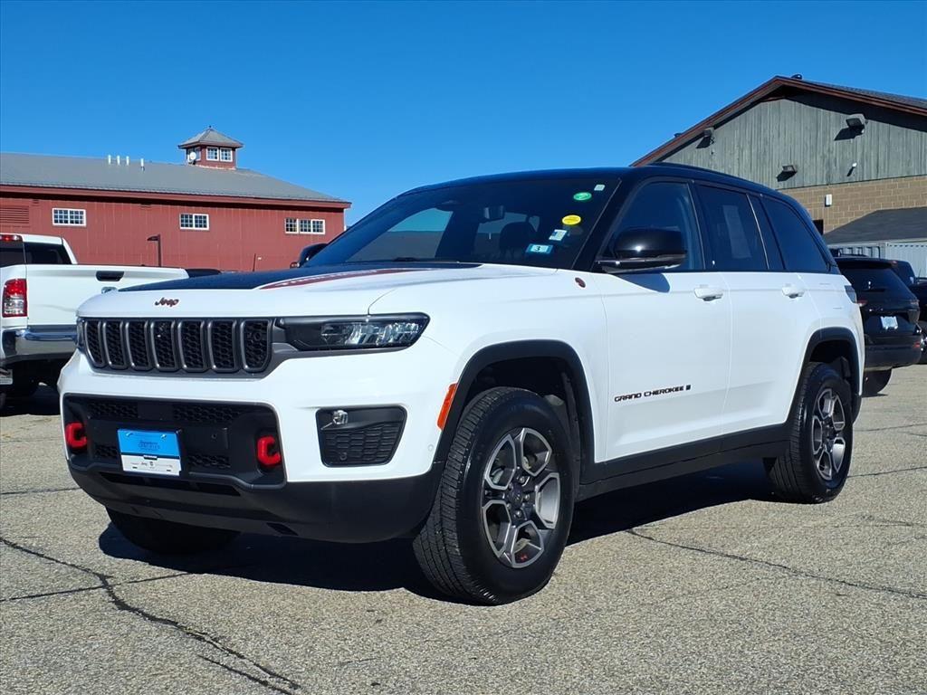 used 2022 Jeep Grand Cherokee car, priced at $33,999