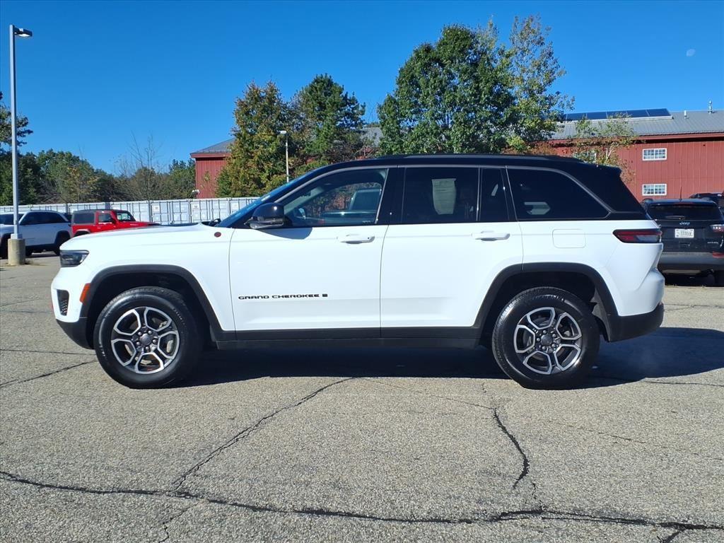 used 2022 Jeep Grand Cherokee car, priced at $33,999