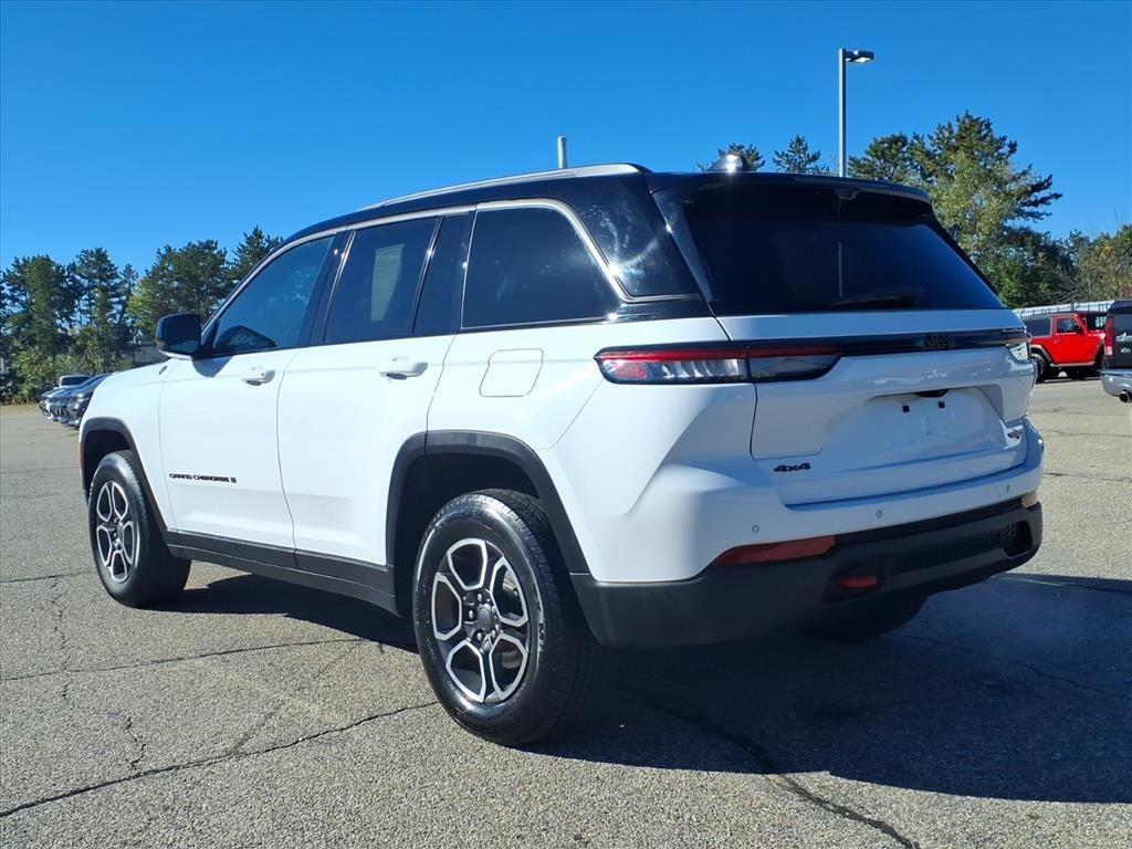 used 2022 Jeep Grand Cherokee car, priced at $33,999