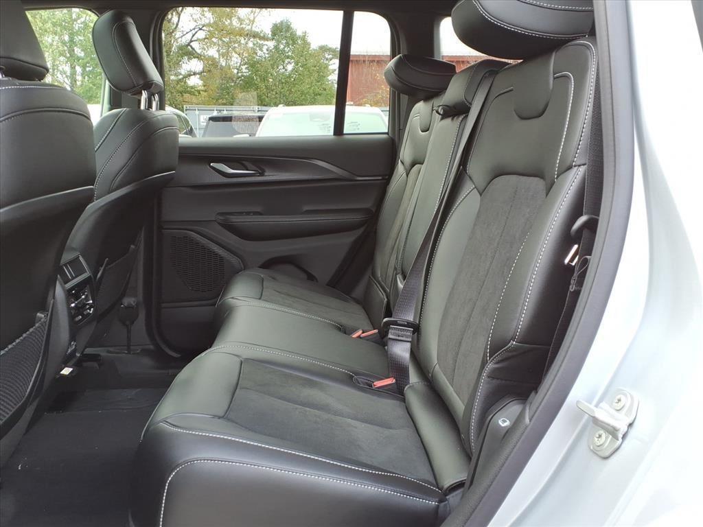 new 2025 Jeep Grand Cherokee car, priced at $43,457