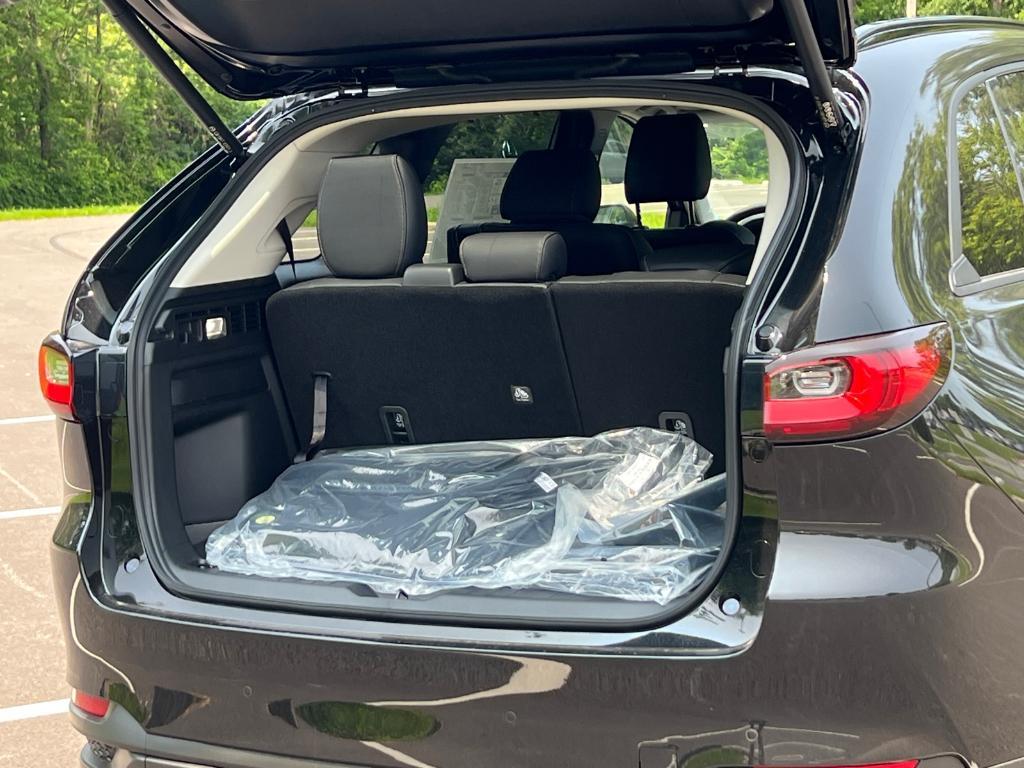 new 2025 Mazda CX-90 car, priced at $46,070