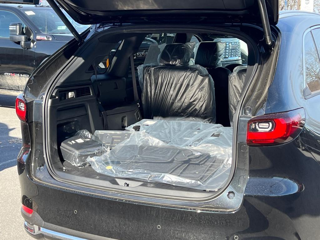 new 2025 Mazda CX-90 car, priced at $51,673