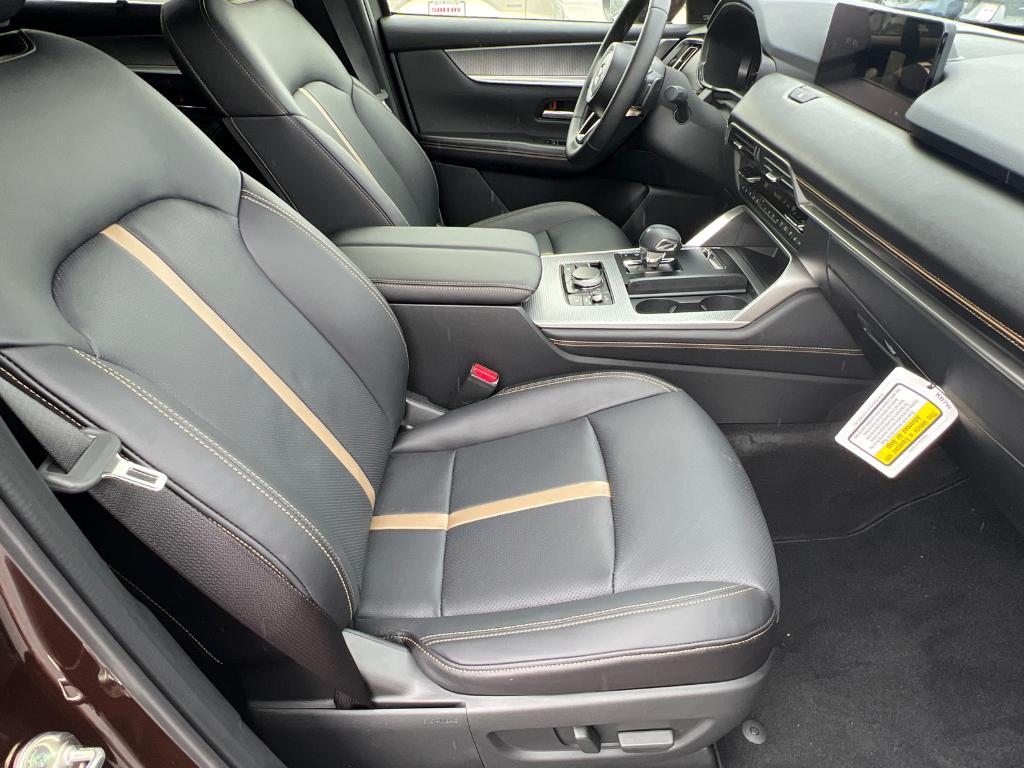 new 2025 Mazda CX-90 car, priced at $51,739