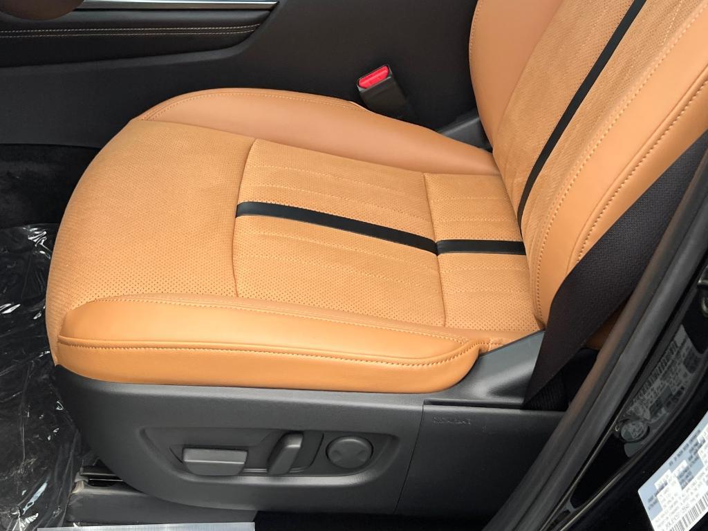 new 2025 Mazda CX-70 car, priced at $53,546