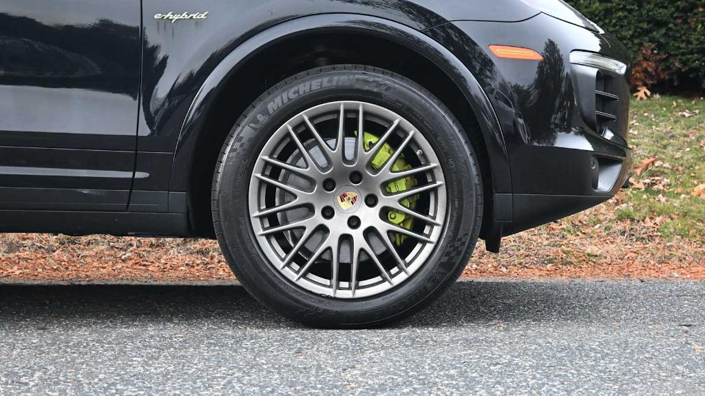 used 2018 Porsche Cayenne car, priced at $25,497