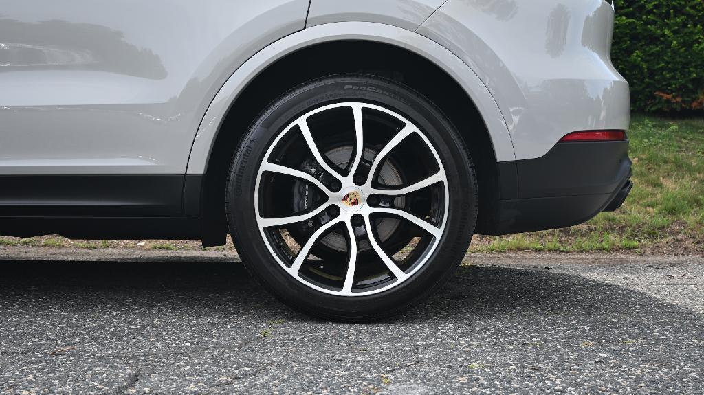 used 2022 Porsche Cayenne car, priced at $61,998
