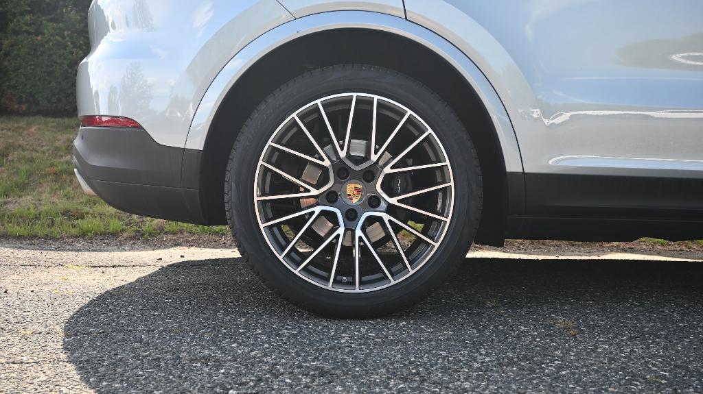 used 2021 Porsche Cayenne car, priced at $53,998