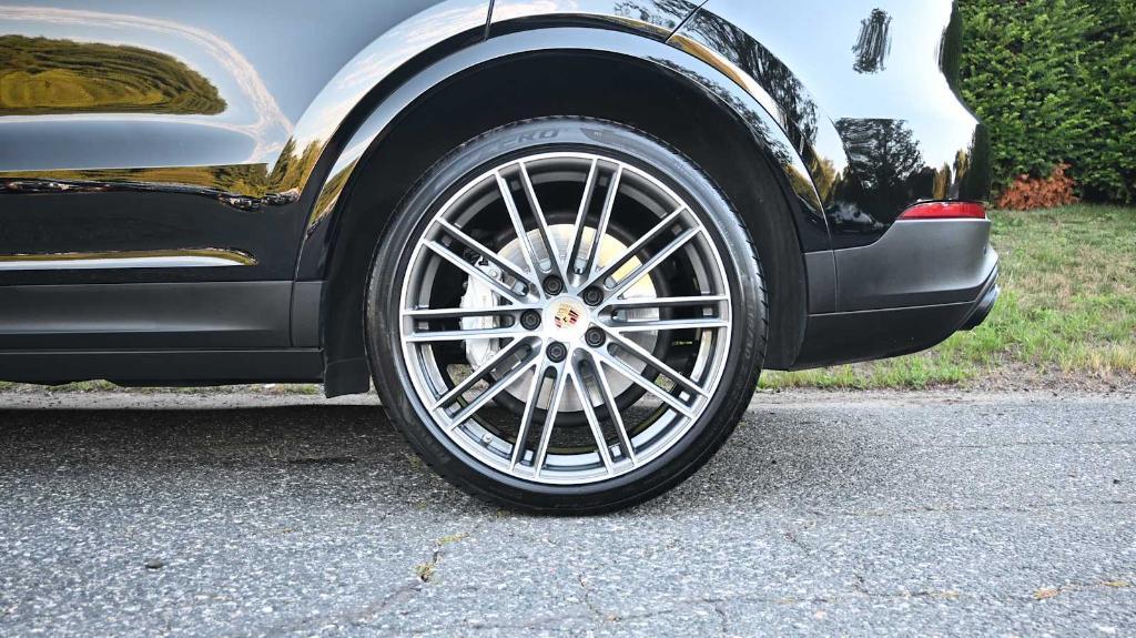 used 2022 Porsche Cayenne car, priced at $67,998