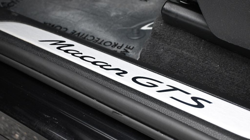 used 2018 Porsche Macan car, priced at $35,497