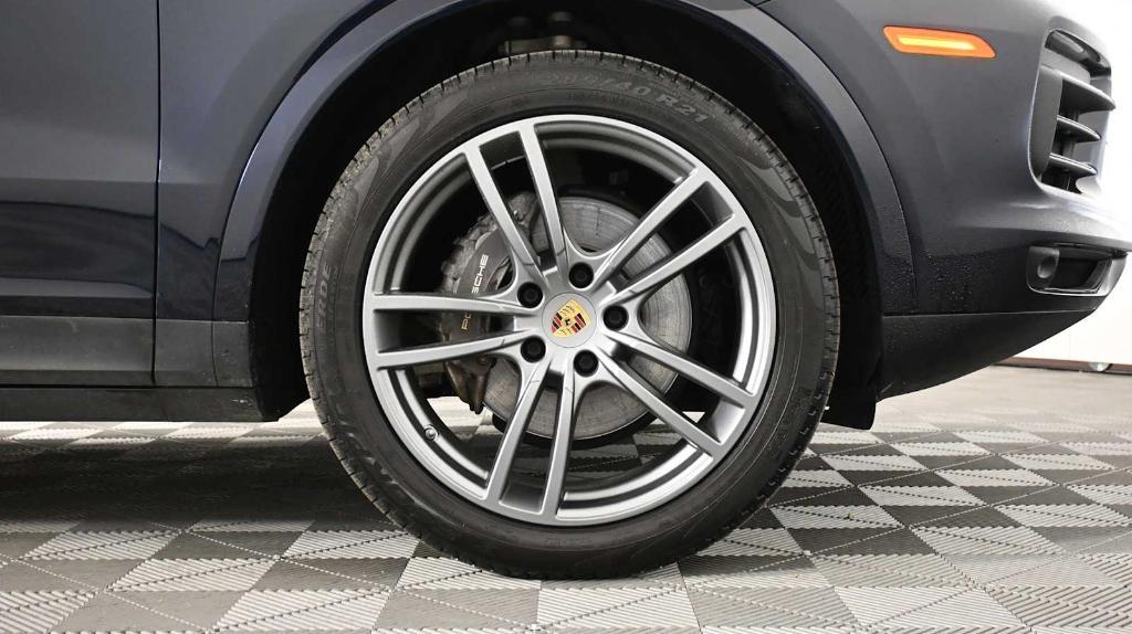 used 2022 Porsche Cayenne E-Hybrid car, priced at $79,998