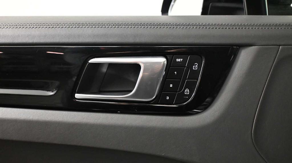 used 2022 Porsche Cayenne E-Hybrid car, priced at $79,998