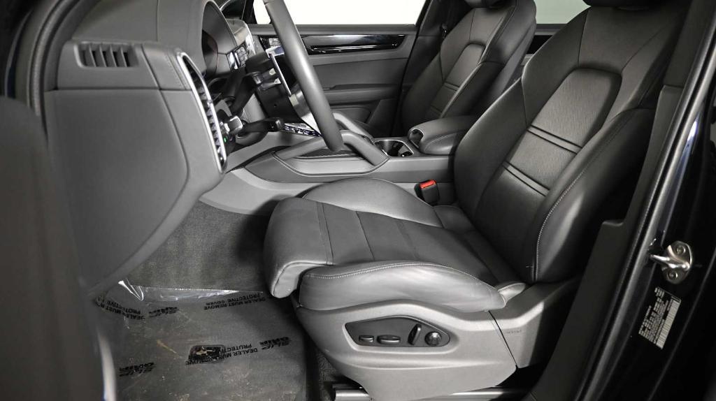 used 2022 Porsche Cayenne E-Hybrid car, priced at $79,998
