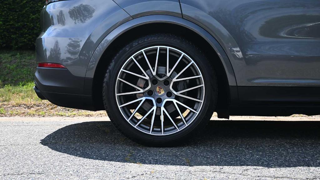 used 2022 Porsche Cayenne car, priced at $80,998