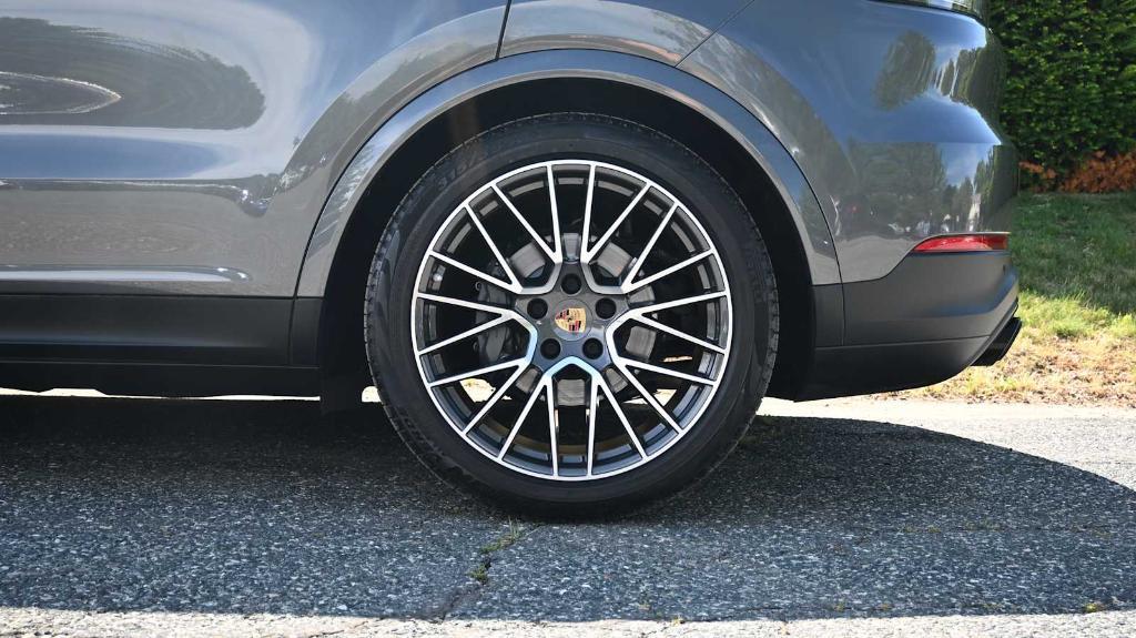used 2022 Porsche Cayenne car, priced at $80,998