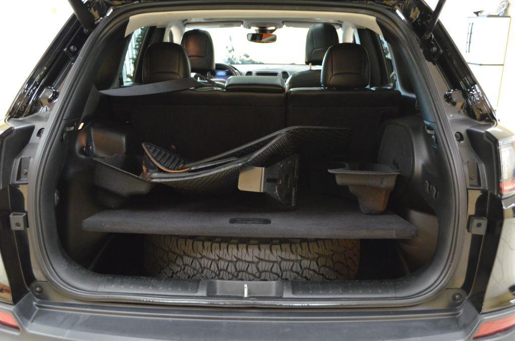 used 2019 Jeep Cherokee car, priced at $17,991