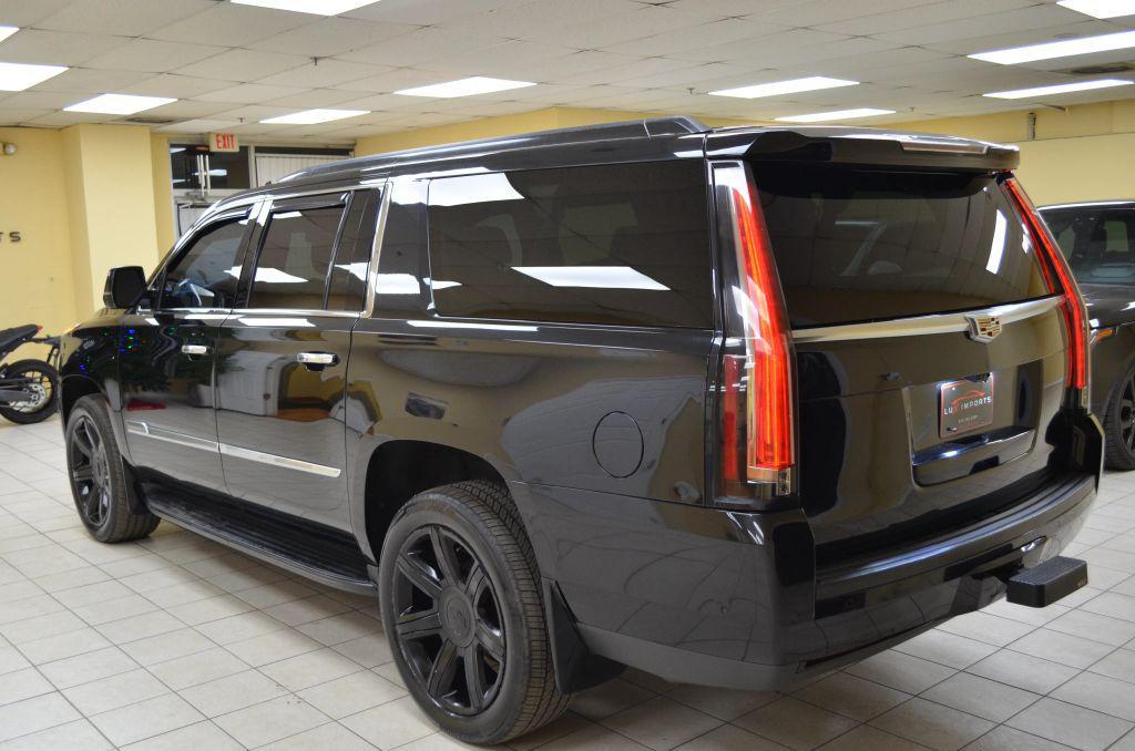 used 2019 Cadillac Escalade ESV car, priced at $24,841