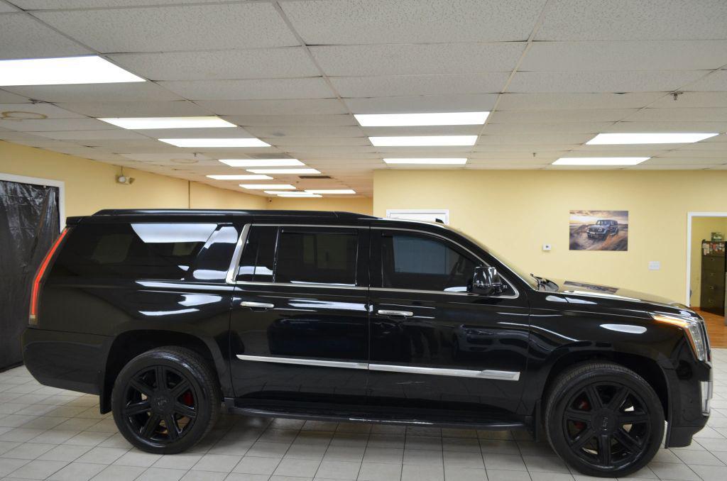 used 2019 Cadillac Escalade ESV car, priced at $24,841