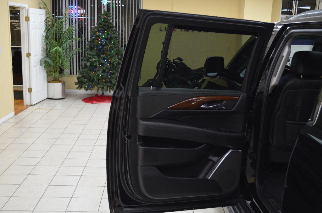 used 2019 Cadillac Escalade ESV car, priced at $24,841