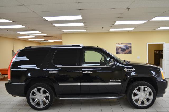 used 2010 Cadillac Escalade car, priced at $13,741