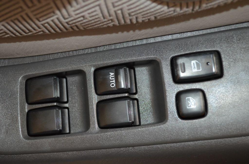 used 2001 Toyota Highlander car, priced at $7,291