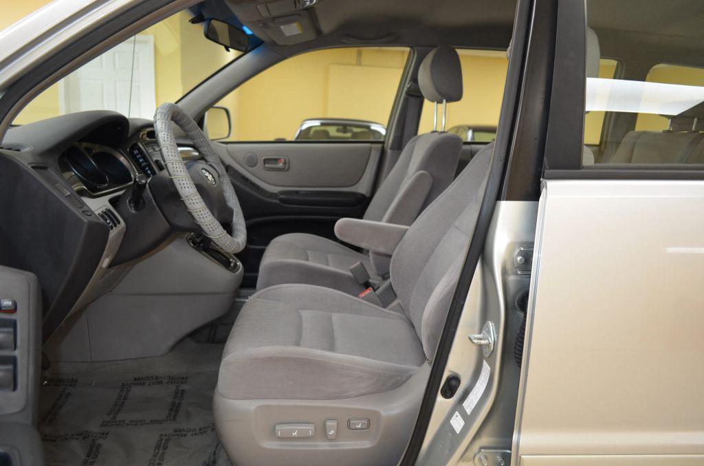 used 2001 Toyota Highlander car, priced at $7,291
